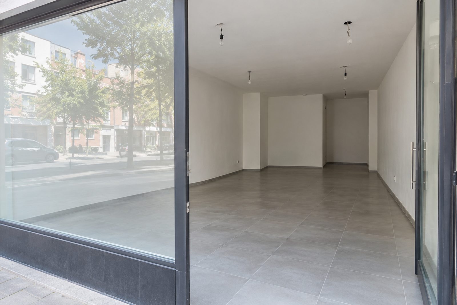 Local a pie de calle con escaparate